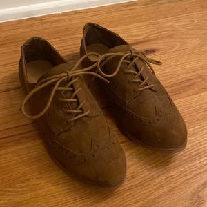Mossimo Supply Co. women’s lace-up shoes.
